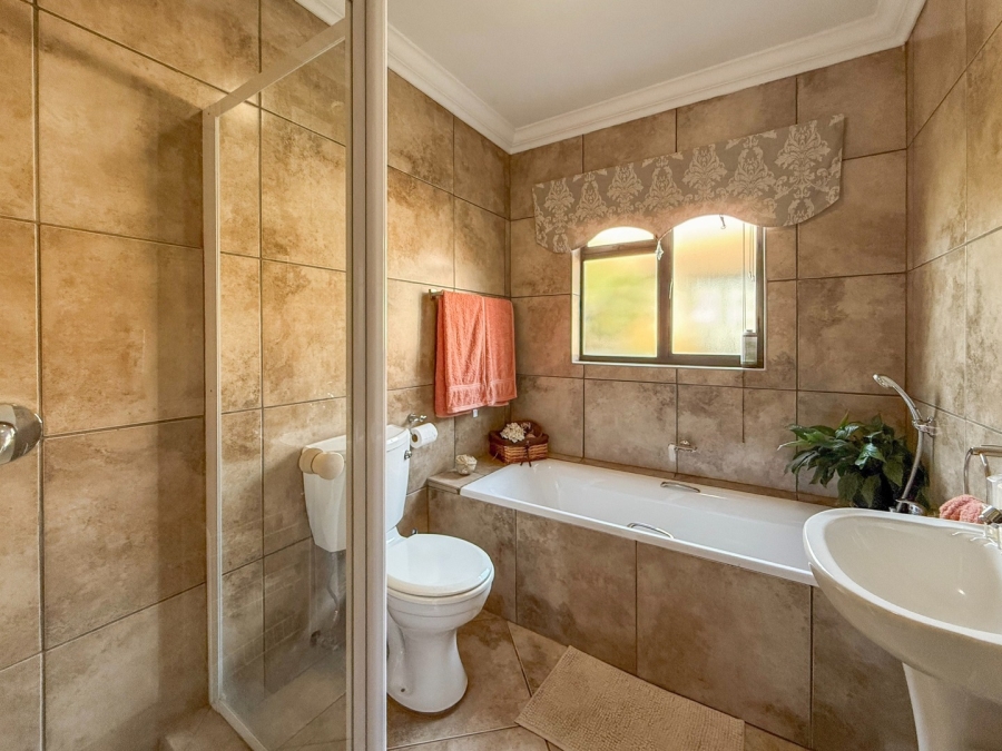 To Let 3 Bedroom Property for Rent in Melodie North West